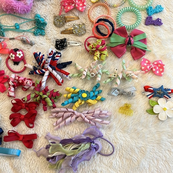 Bundle of little girls bows and barrettes pony tail holders hair ties - Picture 2 of 13